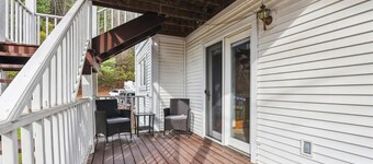 River's Edge 308: 1 br, fireplace, a/c, walkable to Village, free ski shuttle!