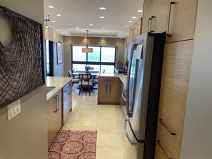 Fridge, oven, stovetop, dishwasher