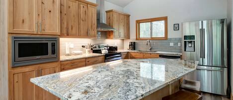 Refrigerador, microondas, parrilla de estufa y lavavajillas