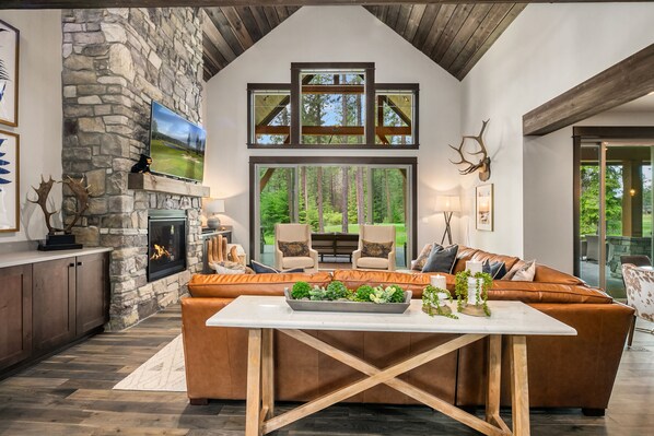 TV, fireplace, DVD player, offices