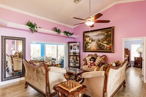 Family Room | Living room | LED TV, computer