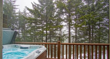 Loggers Run #7: 5 Bedrooms, 3.5 Bath: Slope Side. Overlooks The Ski Trail !