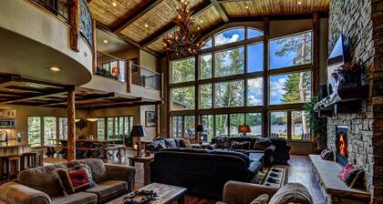 NEUE AUFLISTUNG! Plüsch Lodge am Seeufer mit Whirlpool, Dock, Theaterraum, Spielzimmer