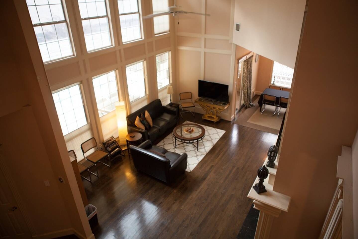 Han Solo's Hideout! Luxury, Work, Play, Safe, close to all, pool and grill