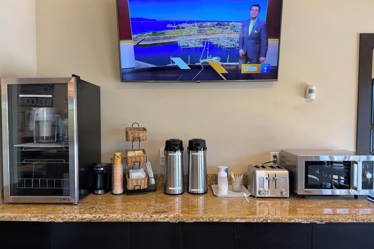 free daily self-service breakfast