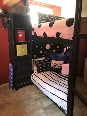 Signature Apartment, 2 Bedrooms, Non Smoking, Patio | Individually decorated, individually furnished, iron/ironing board - Devela Accommodations (Guanajuato)