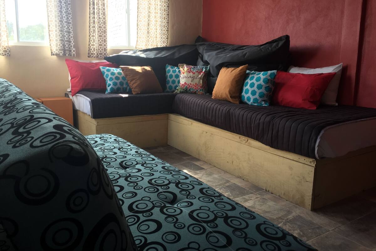 Classic Apartment, 1 Bedroom, Non Smoking, Mountain View | Living area | Smart TV, Netflix