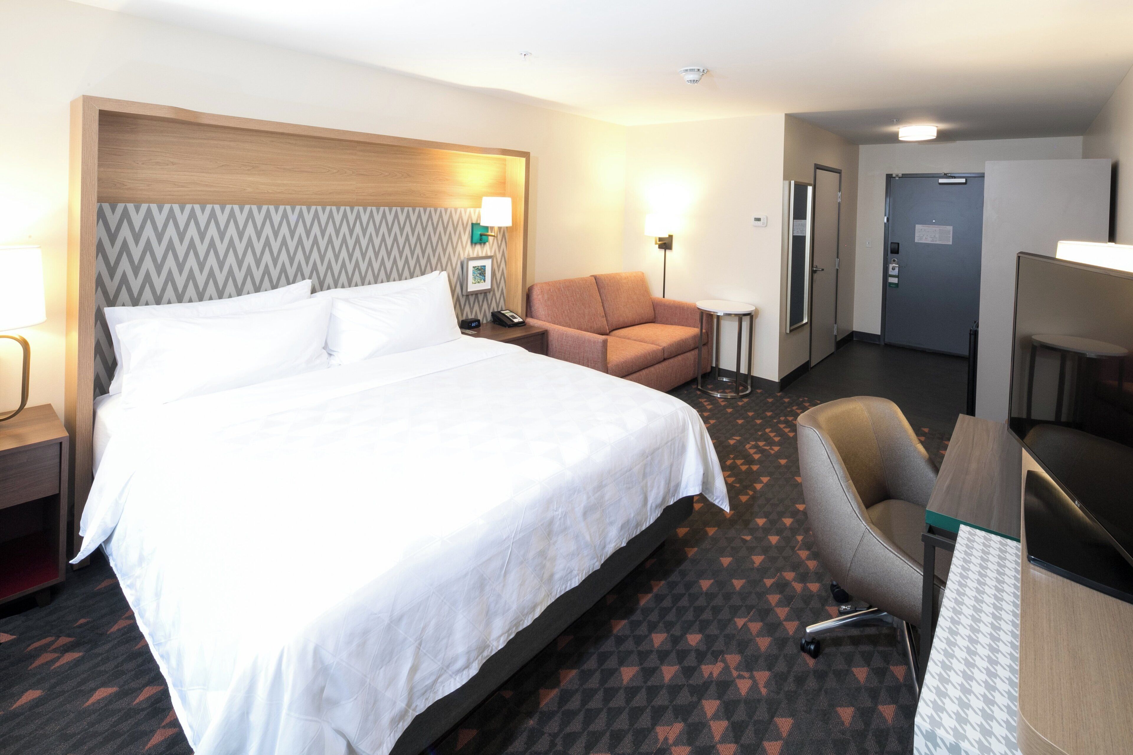 Premium bedding, pillow-top beds, in-room safe, desk