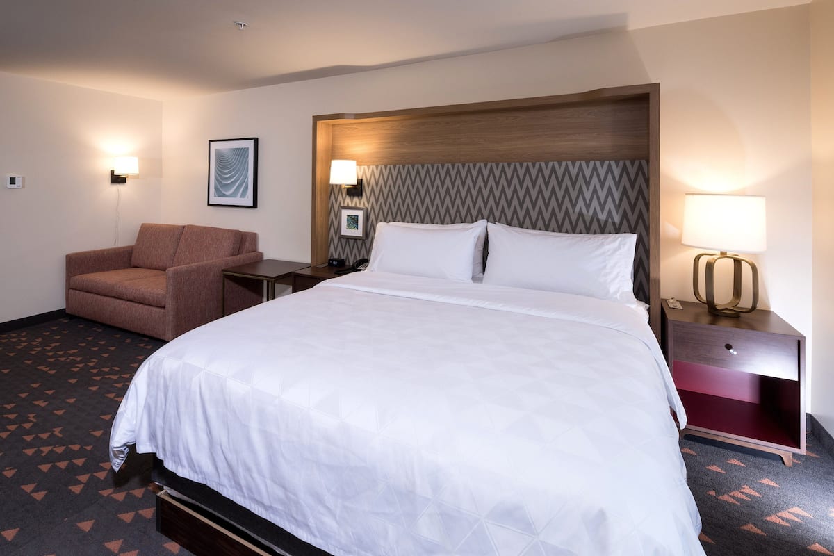 Standard Room, 1 King Bed with Sofa bed (Walk-In Shower) | 1 bedroom, premium bedding, pillowtop beds, in-room safe