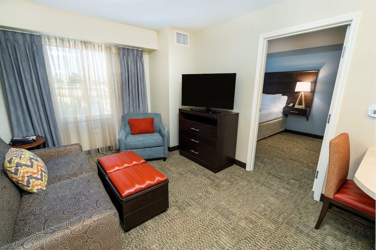 Suite, 2 Bedrooms, Kitchen | 1 bedroom, pillowtop beds, in-room safe, desk