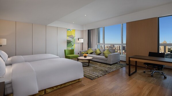 Minibar, in-room safe, desk, blackout curtains - Holiday Inn Hotel & Suites Langfang New Chaoyang by IHG (Langfang)