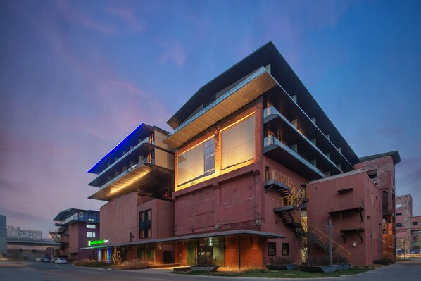 Exterior - Holiday Inn Express Beijing Shijingshan Parkview by IHG (Beijing)