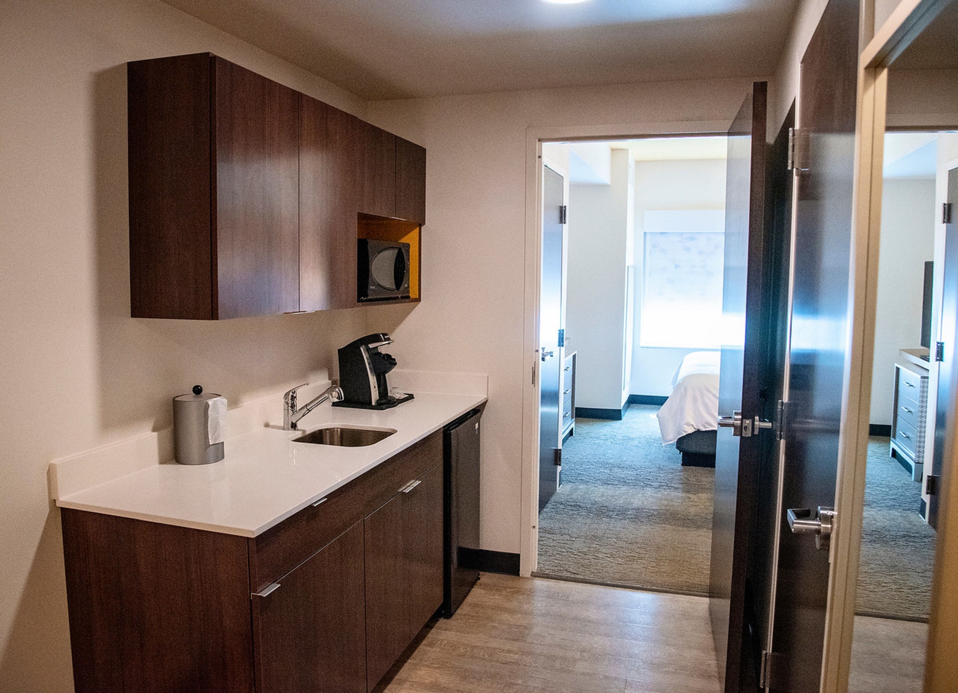 suite, 1 bedroom | 1 bedroom, desk, cots/infant beds, rollaway beds
