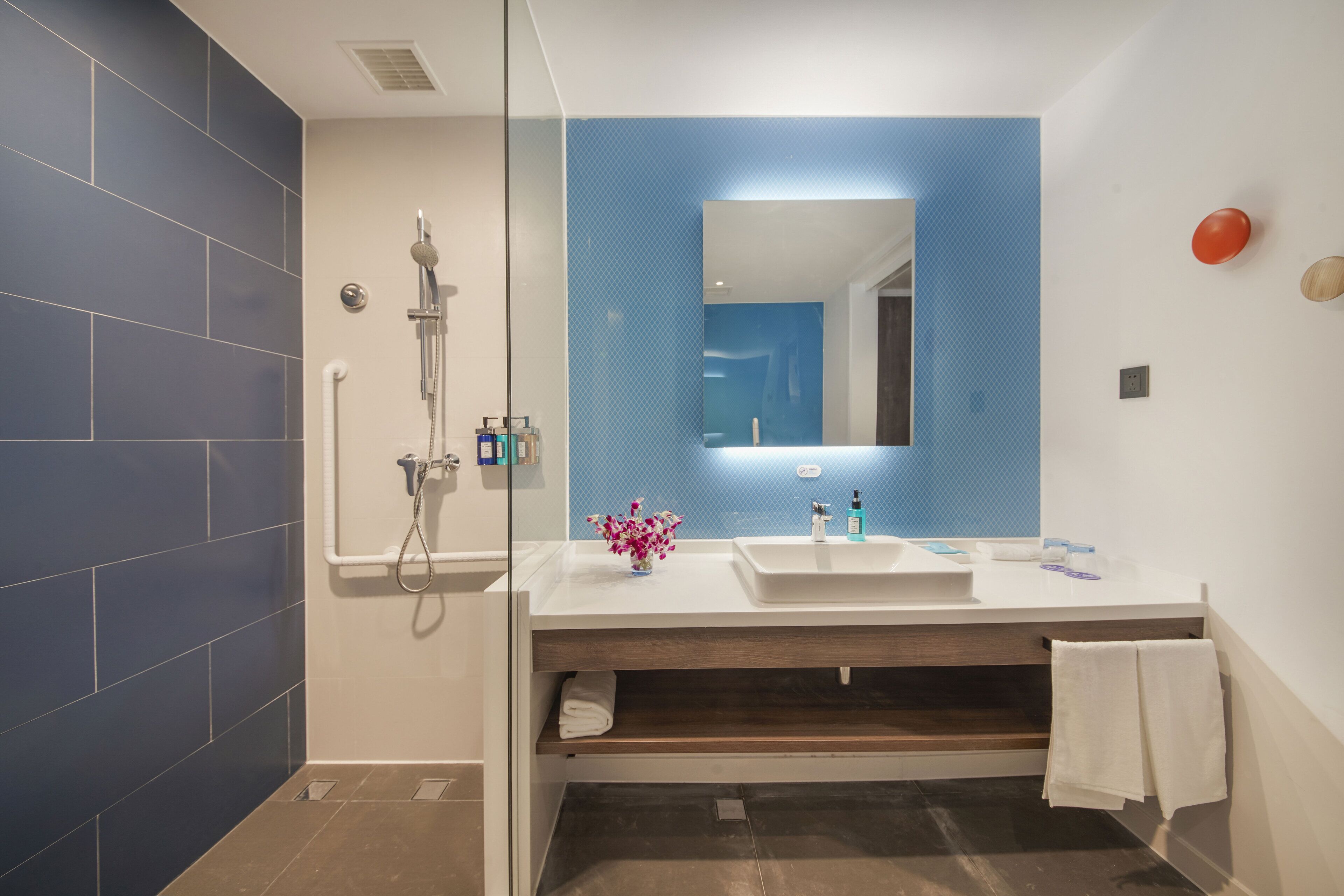 Photo - Holiday Inn Express Shanghai Xuhui Binjiang, an IHG Hotel