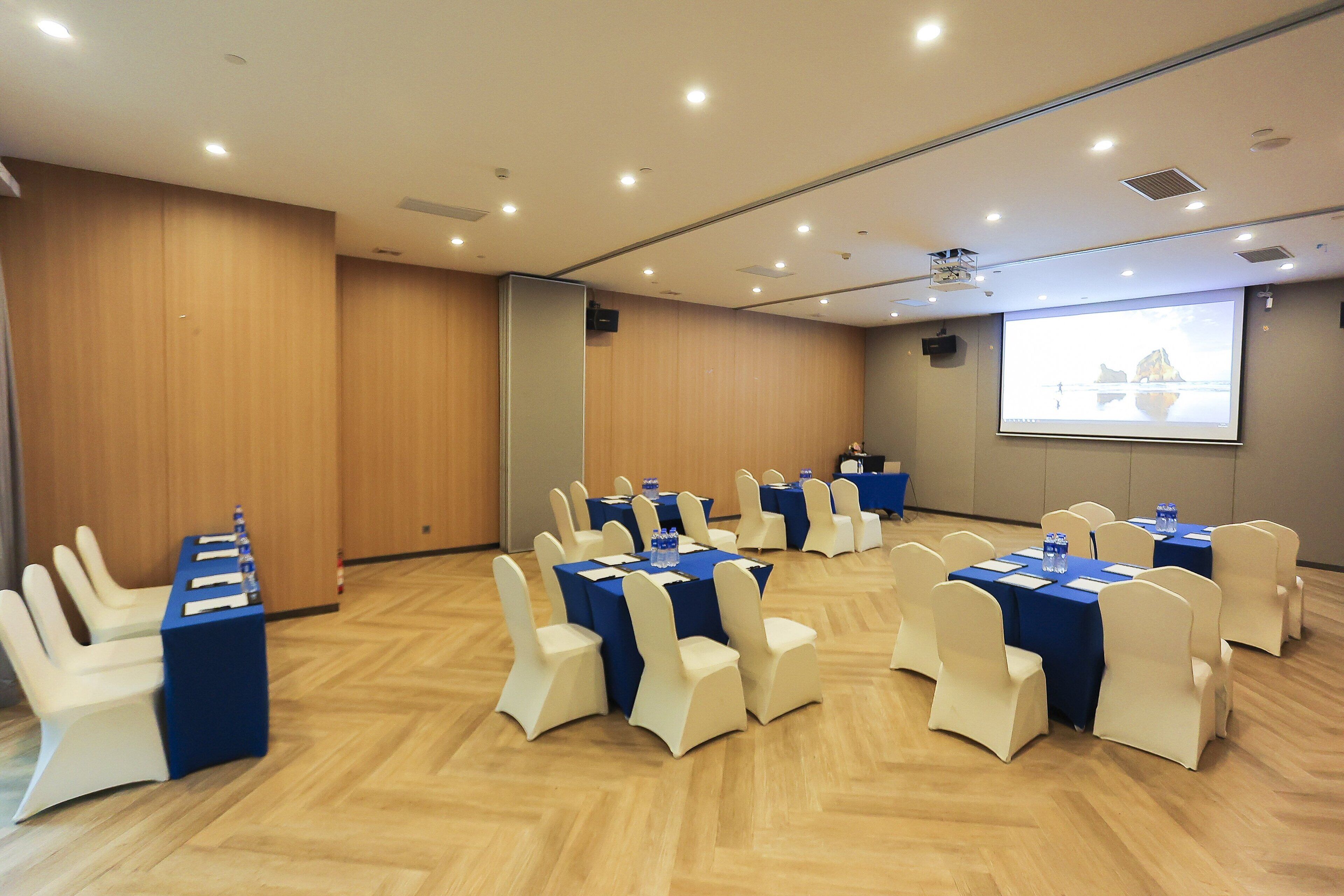 Photo - Holiday Inn Express Shanghai Xuhui Binjiang, an IHG Hotel