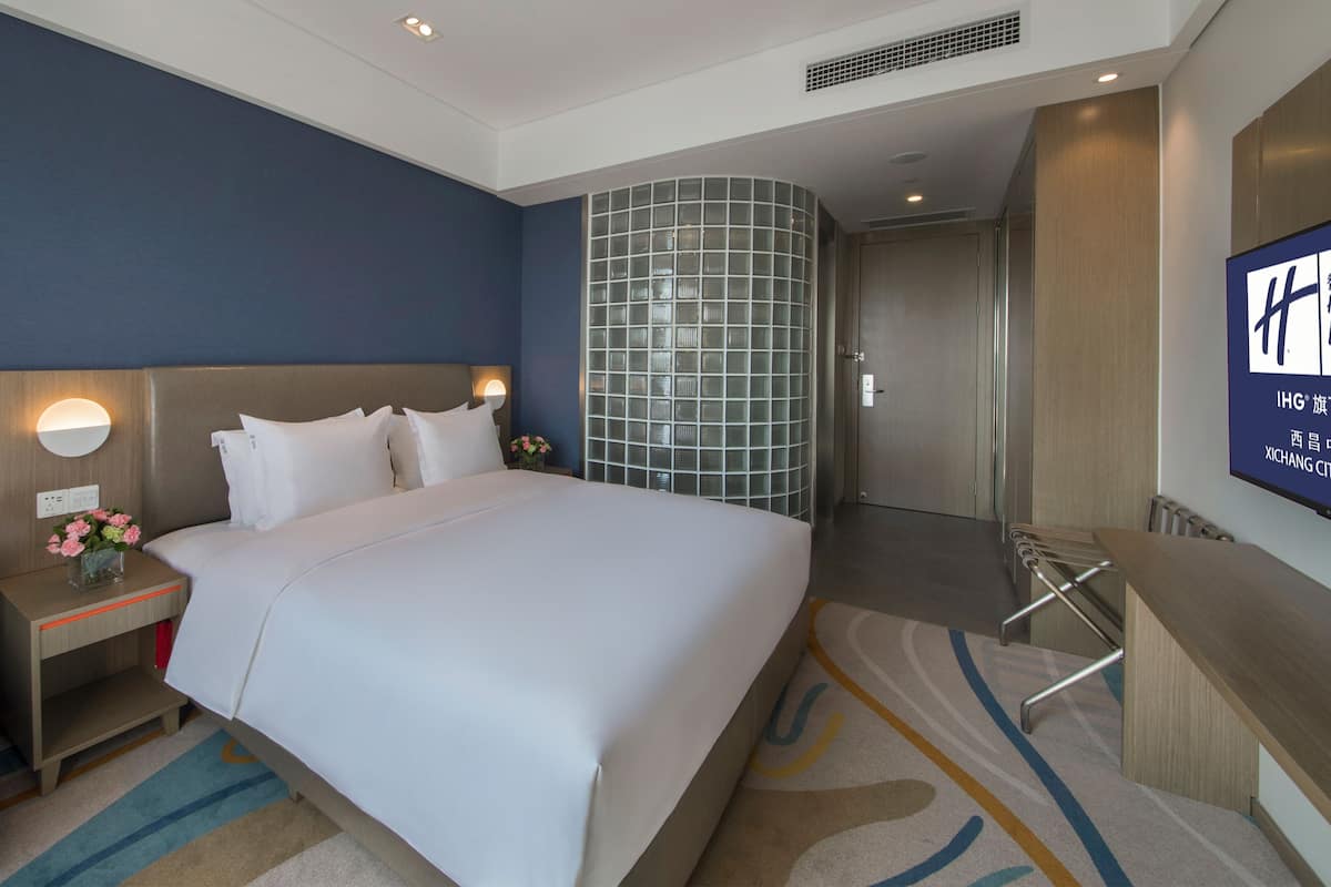 1 bedroom, in-room safe, desk, soundproofing