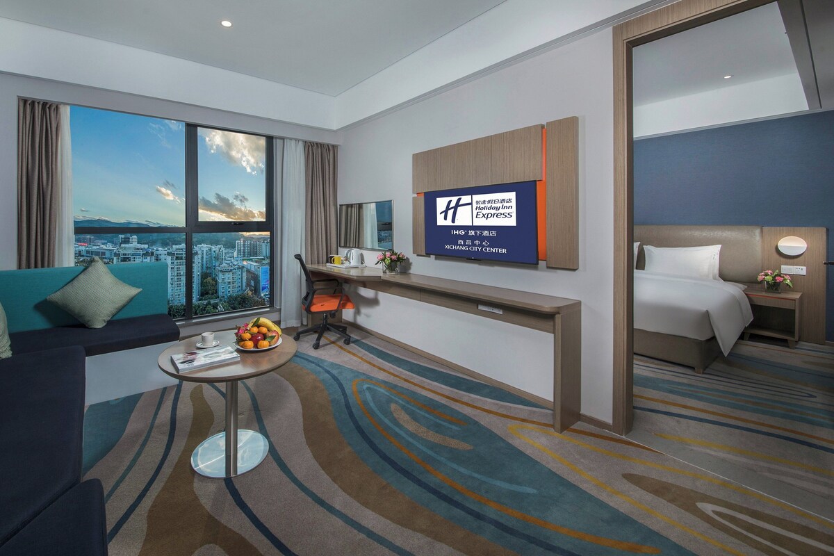 In-room safe, desk, soundproofing, WiFi (free)