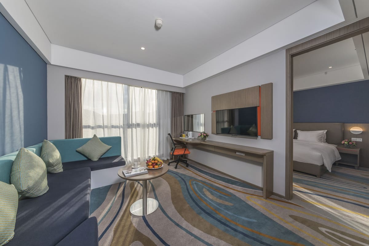 In-room safe, desk, soundproofing, free WiFi