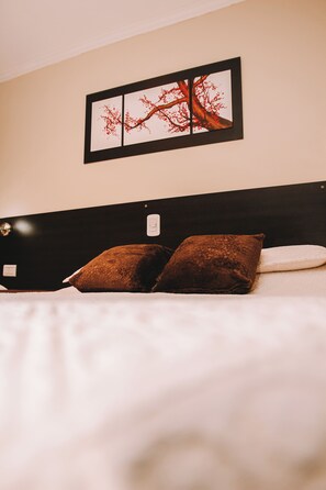 In-room safe, desk, blackout curtains, soundproofing - Altos del Iguazu Hotel (Puerto Iguazú)