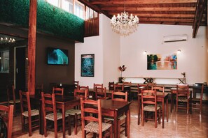 Free daily continental breakfast - Altos del Iguazu Hotel (Puerto Iguazú)