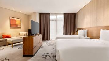 Minibar, Zimmersafe, Schreibtisch, schallisolierte Zimmer