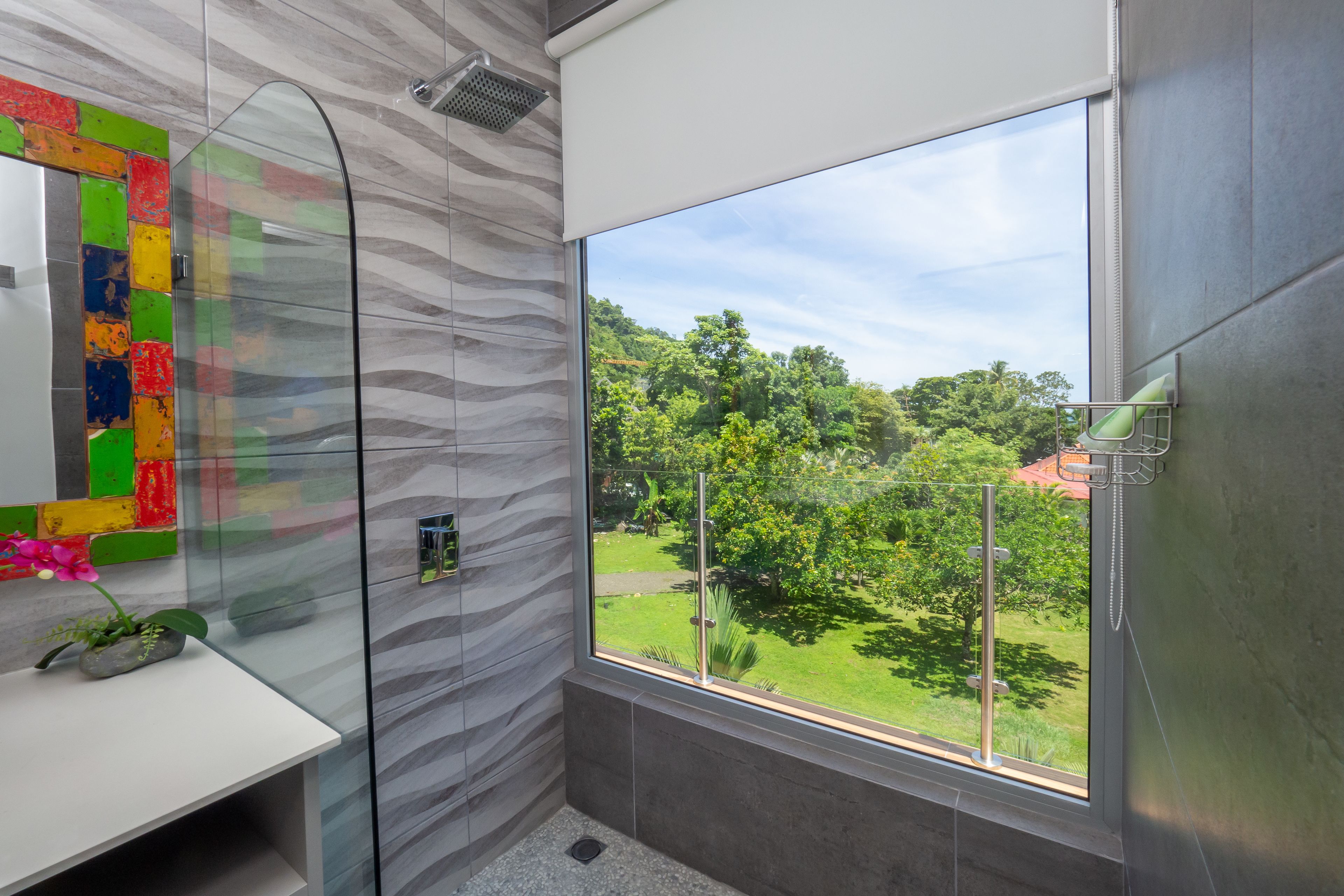 Kondo Mewah, 2 kamar tidur, pemandangan samudra (In Gated Community, 2 BDRM, 2 BTHRM) | 3 kamar tidur, setrika/meja setrika, Wi-Fi gratis, dan seprai linen