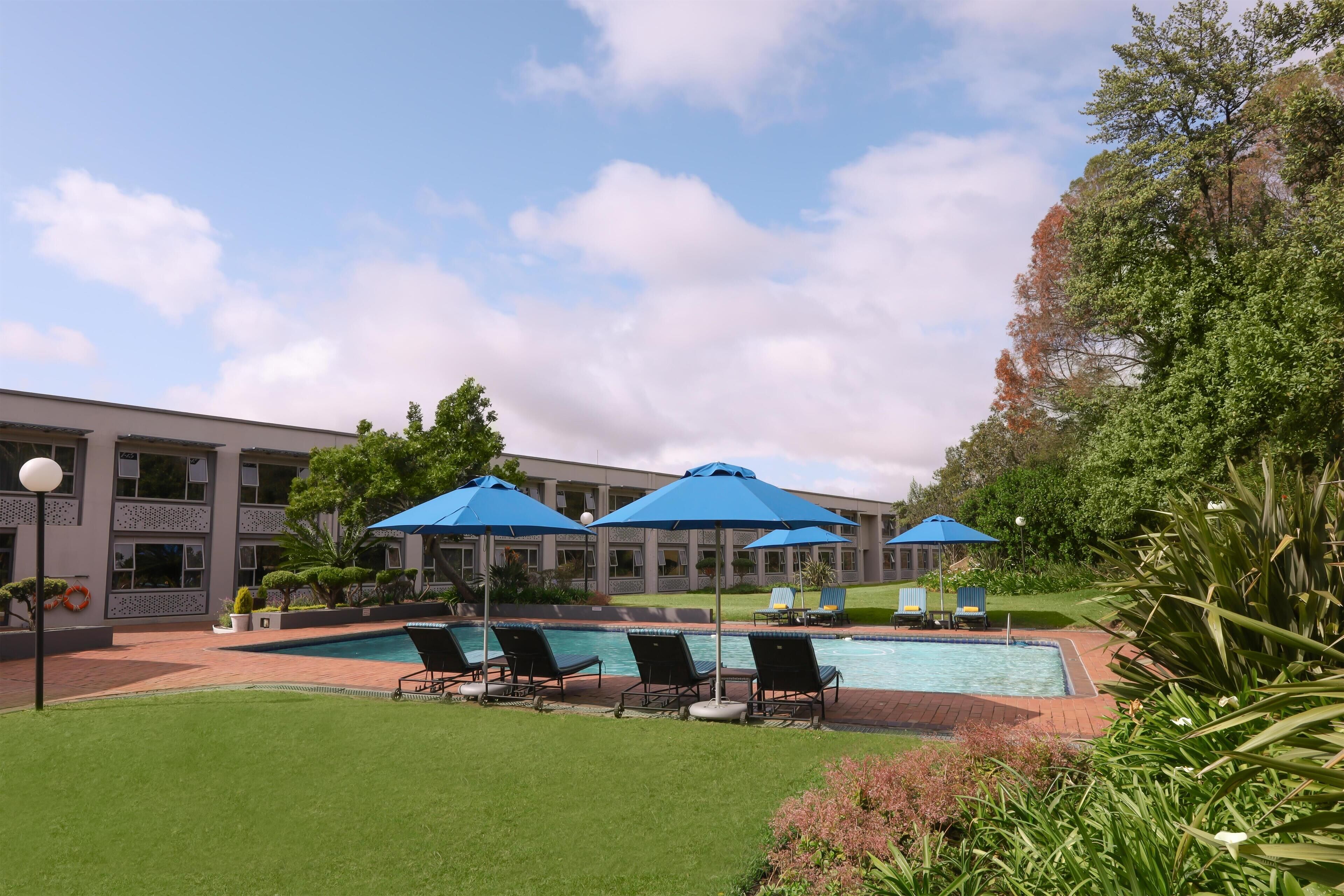 حمّام سباحة خارجي