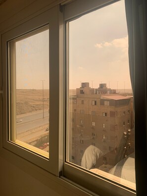 Front of property - Atlantis Pyramids Inn (Giza)