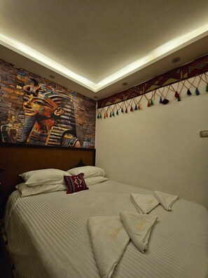 Down duvets, Select Comfort beds, individually decorated - Atlantis Pyramids Inn (Giza)