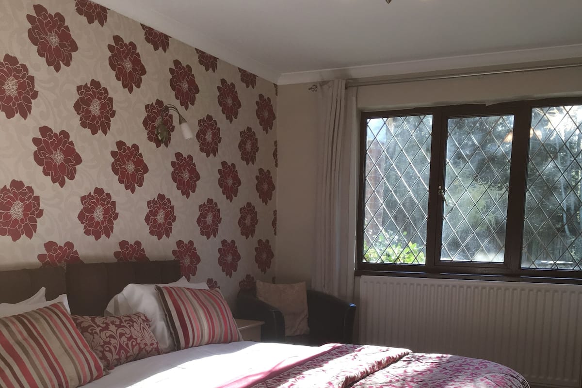 Superking or Twin Room, Garden View | Premium bedding, iron/ironing board (on request), bed sheets