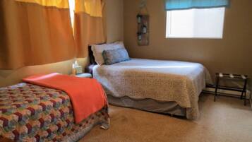 Standard Room | Desk, iron/ironing board, free WiFi