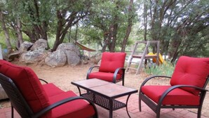 Standard Room | Terrace/patio - Squirrel`s Run (Prescott)