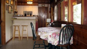 Standard Room | In-room dining - Limberlost Cabin (Prescott)