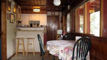 Standard Room | In-room dining