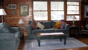 Standard Room | Living area | TV, DVD player - Limberlost Cabin (Prescott)