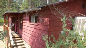 Standard Room | Balcony - Limberlost Cabin (Prescott)