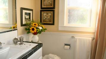 Standard Room | Bathroom | Separate tub and shower, hair dryer