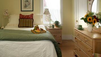 Kamar Standar | 2 kamar tidur dan setrika/meja setrika