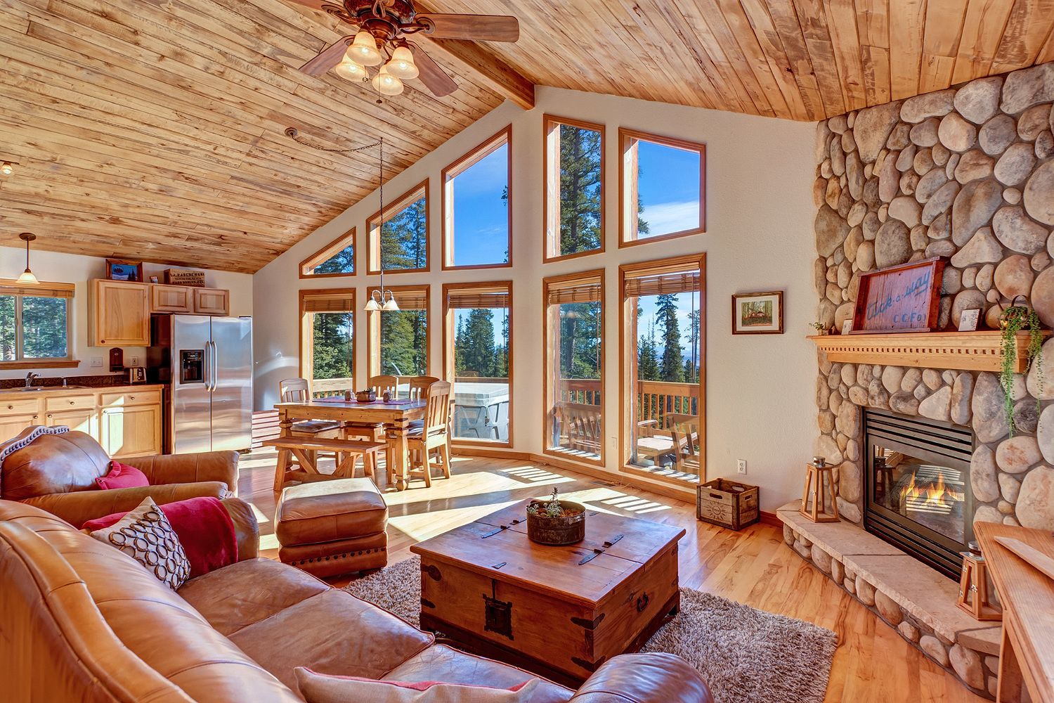 Phòng Tiêu chuẩn | Phòng khách | TV, đầu đĩa DVD 