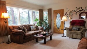 Standard Room | Living room
