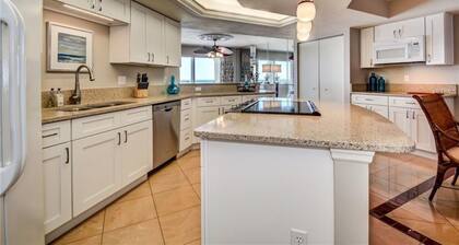 2003 Grand Coquina - 3 Bedroom 3 Bath - Luxury at its Finest