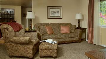 Standard Room | Living room | TV, DVD player