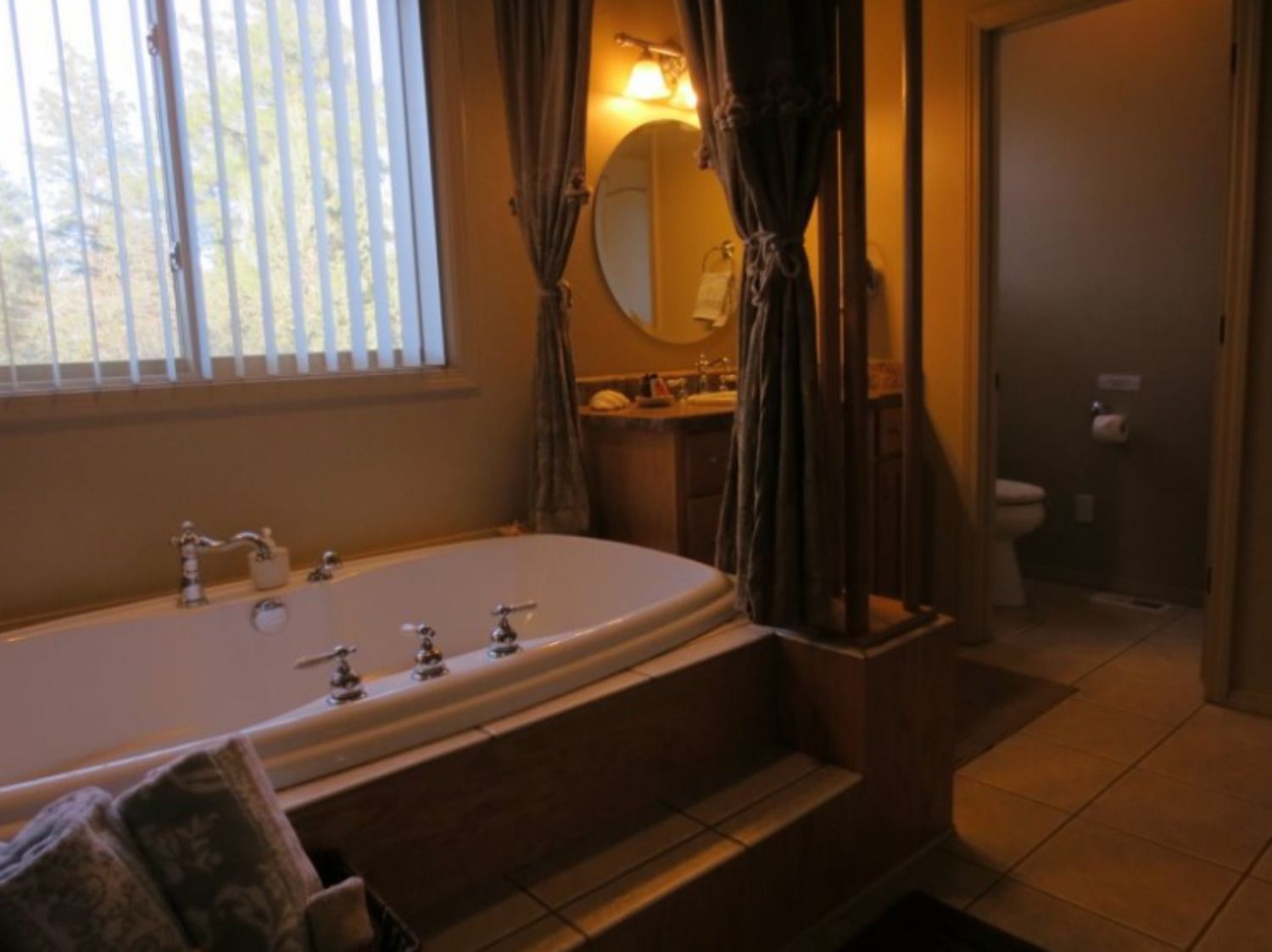 Kamar Standar | Bathtub besar
