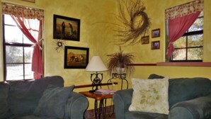 Unclassified image, 5 of 11, button - Creek Cottage (Prescott)