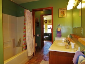 Standard Room | Bathroom