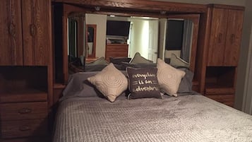 Standard Room | 3 bedrooms, iron/ironing board