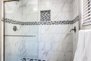 Rom – standard | Dusj på badet
