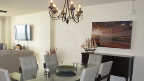 Habitación estándar | Servicio de comidas en la habitación