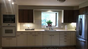 Standard Room | Private kitchen | Fridge, coffee/tea maker