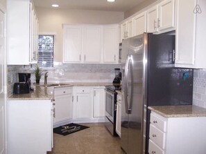 Private kitchen - The Greens at Ventana Canyon 11259E (Tucson)